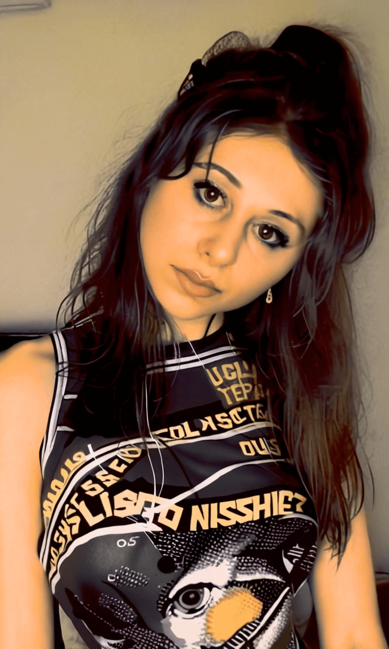 Emma-Jane Mackinnon-Lee Ad1
