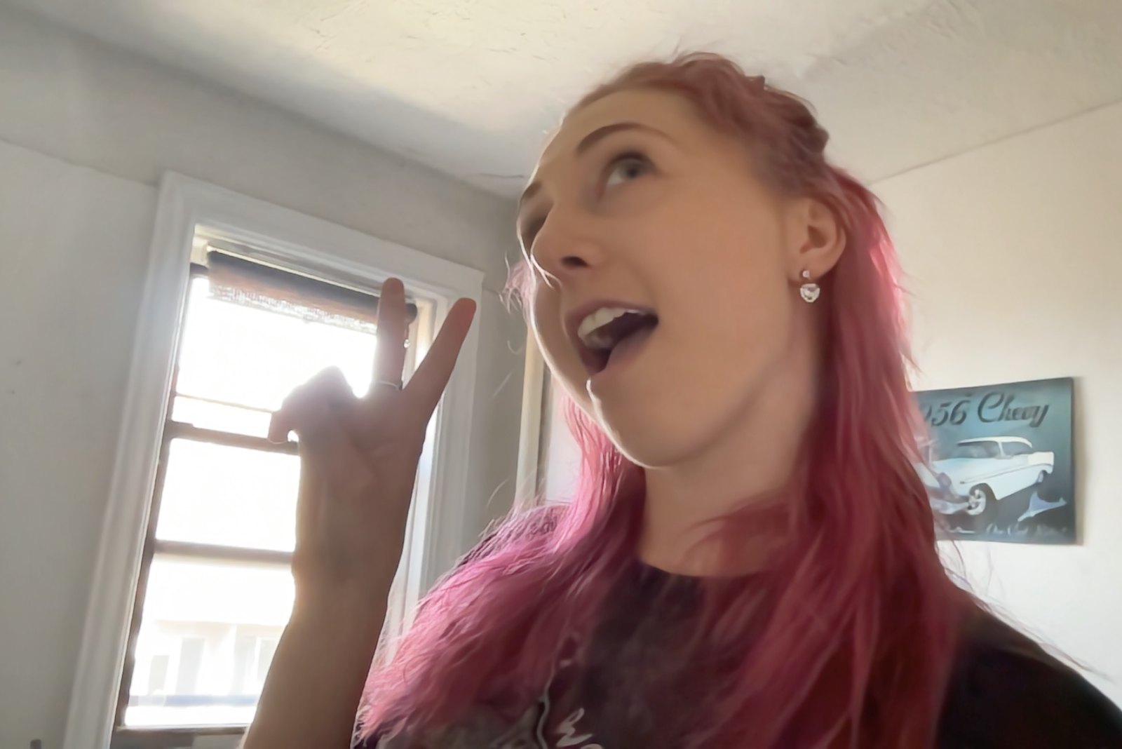 Emma-Jane Mackinnon-Lee PFP